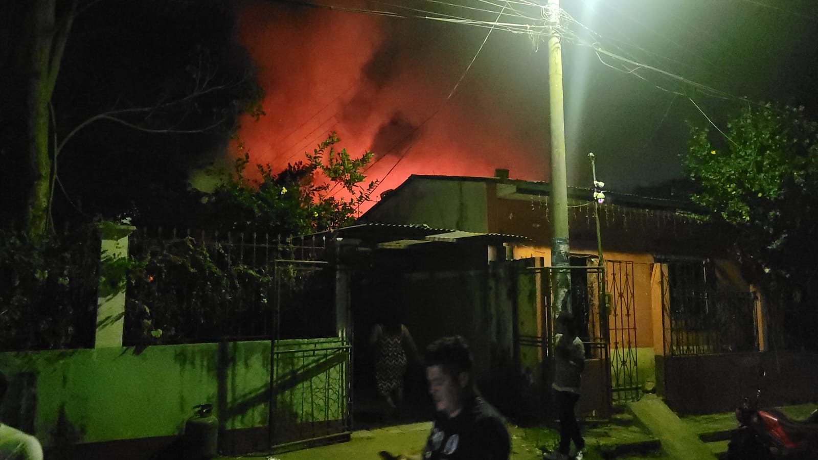 Incendio Consume Tres Viviendas En Quetzaltenango