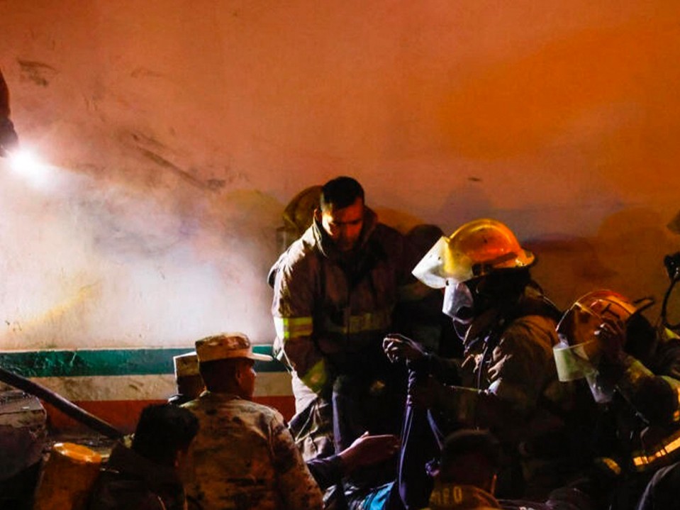 VIDEO: 28 migrantes guatemaltecos mueren en incendio dentro de un albergue en México  