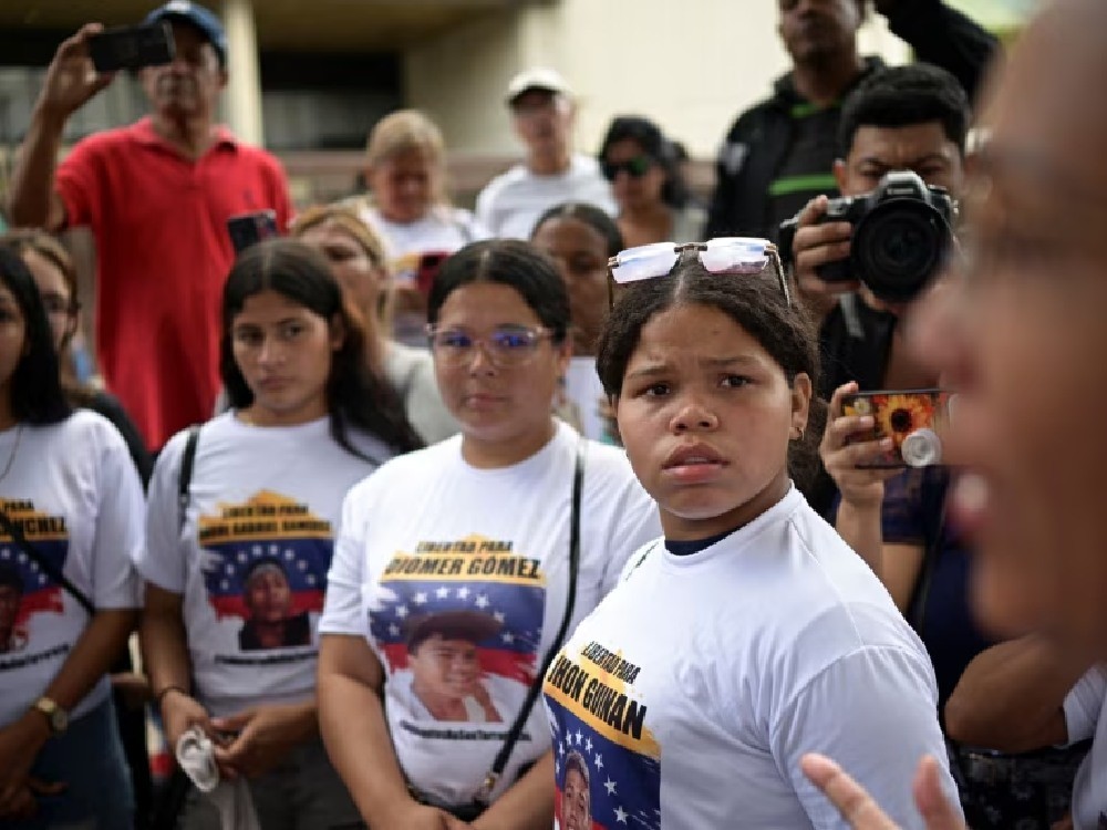 A gritos desde sus calabozos, adolescentes apresados por protestar en Venezuela denuncian golpizas