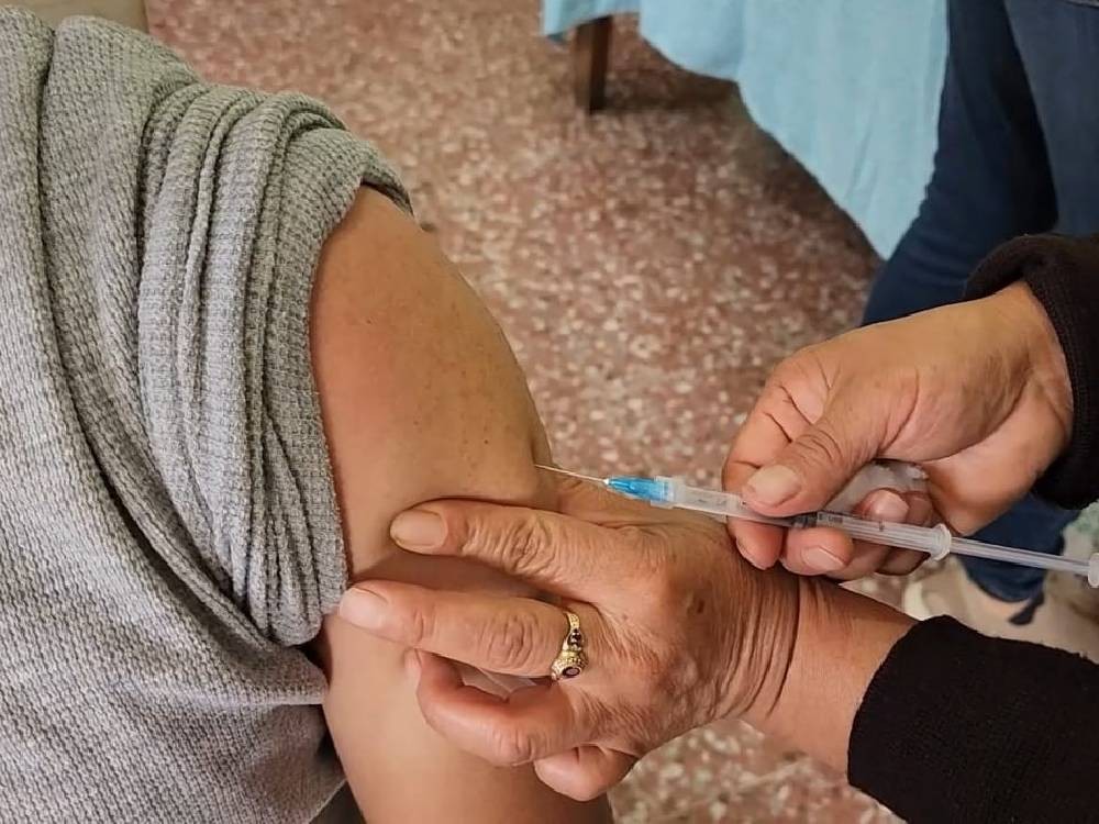 Adultos mayores y personas con comorbilidad podrán recibir la vacuna contra la influenza