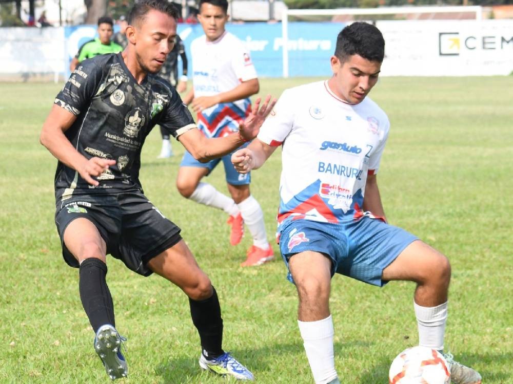 Aguacatán pierde por la mínima diferencia ante los cisnes blancos