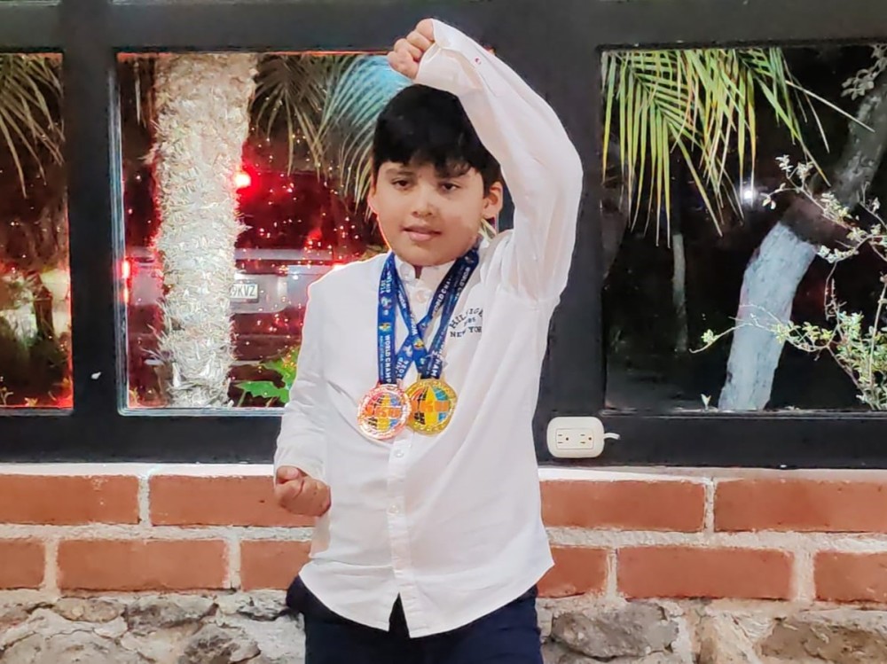 Atleta huehueteco obtiene medalla en torneo internacional de karate do