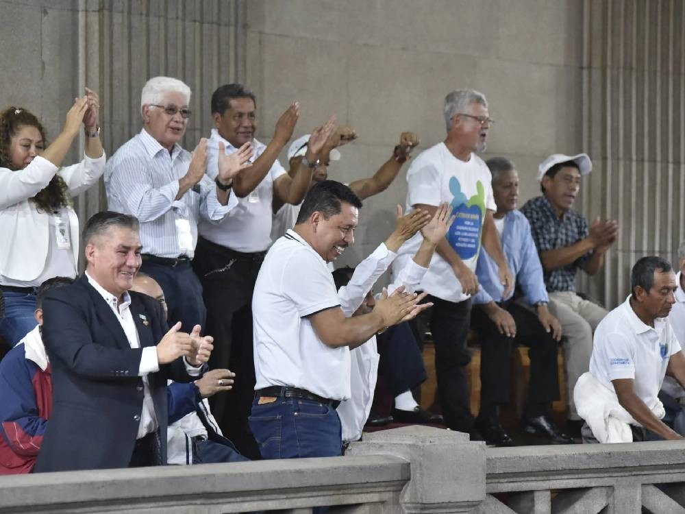 Aumento a los jubilados del Estado sería hasta el próximo año