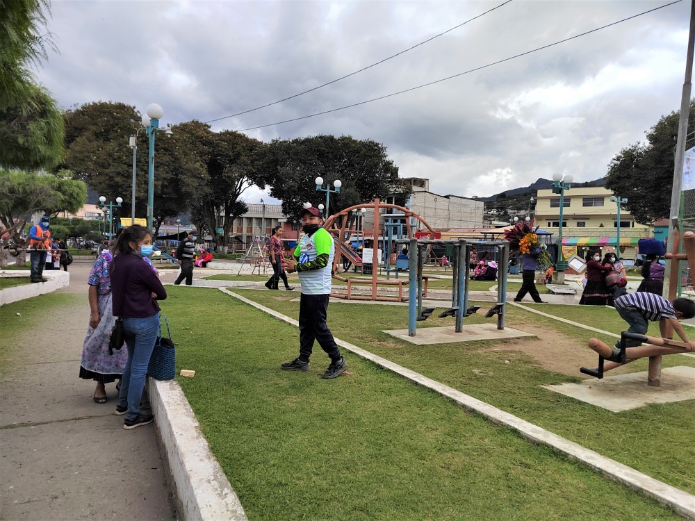 Barrio El Calvario busca reforzar seguridad para la época de fin de año