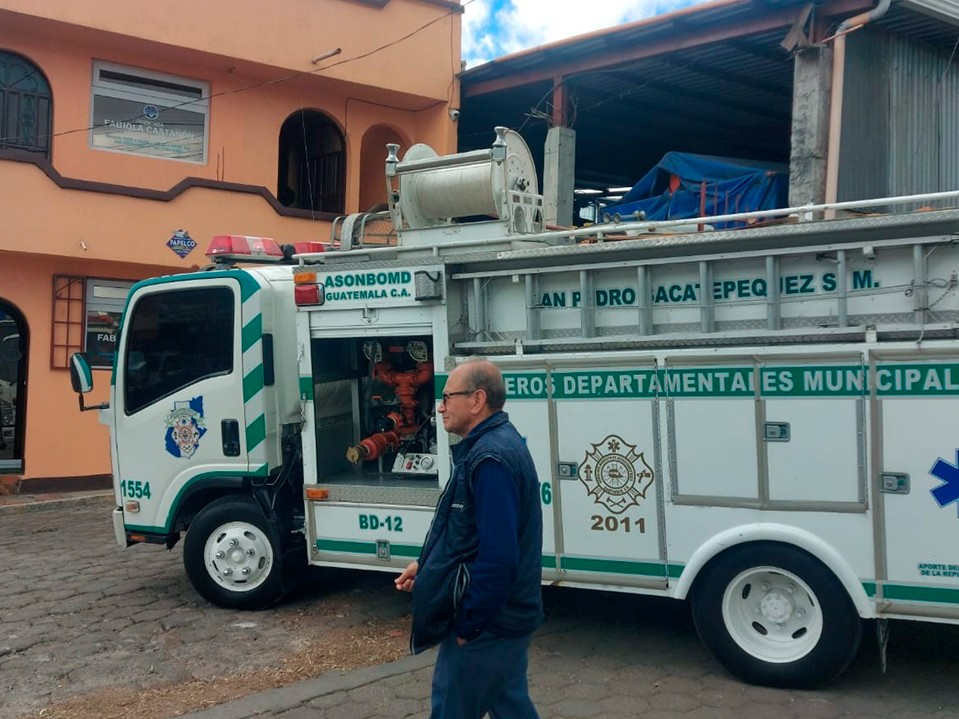 Bomberos controlan incendio en un inmueble en San Marcos  