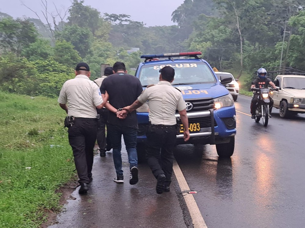 Capturan a hombre con camión robado en El Asintal, Retalhuleu