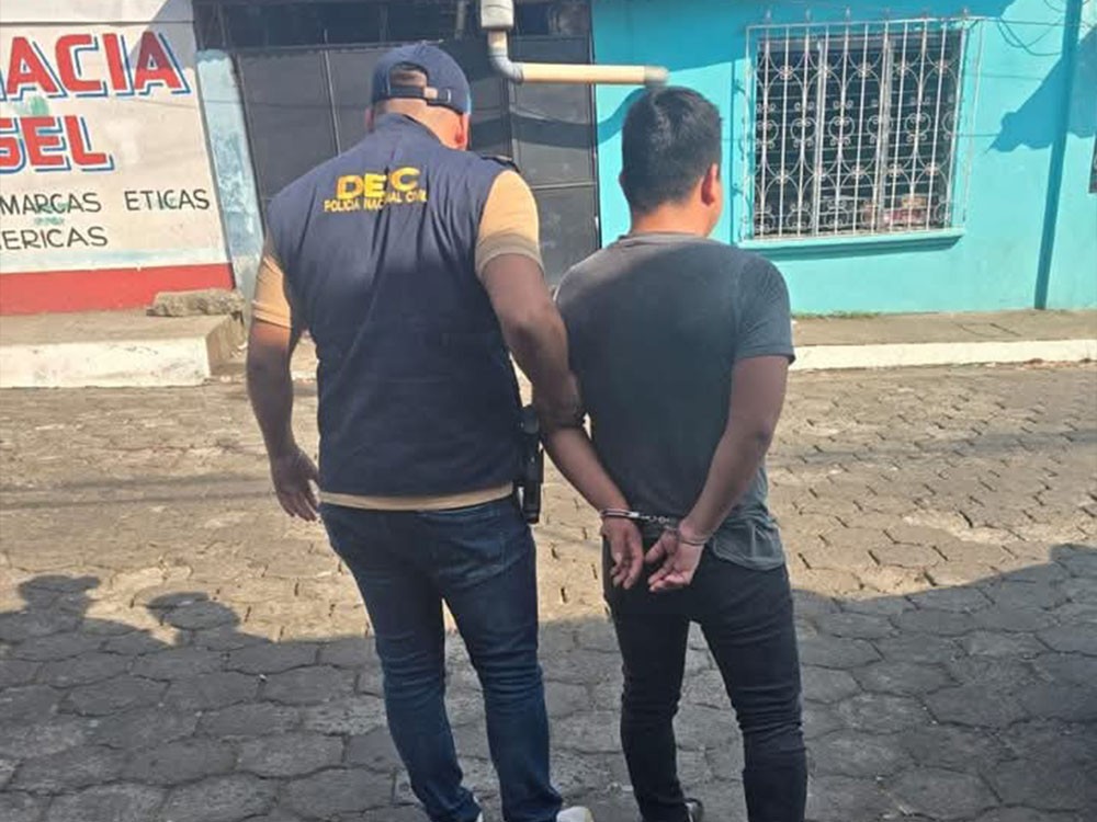 Capturan a hombre en allanamiento señalado de violación en Quetzaltenango