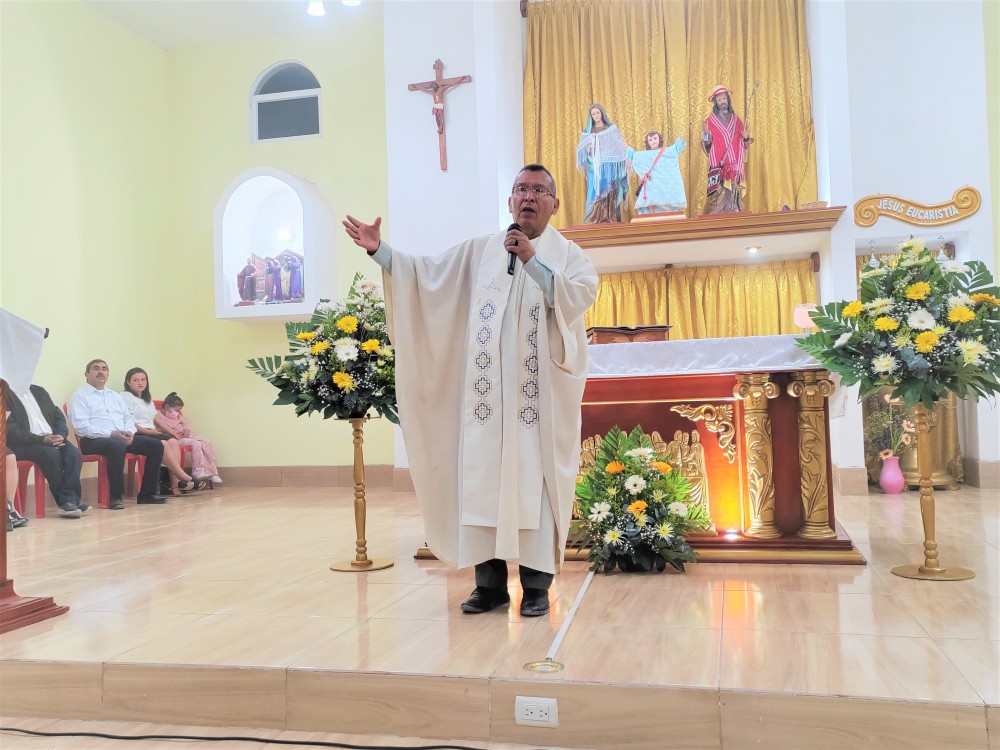 Celebran 32 años de ordenación sacerdotal del padre Marco Tulio Recinos