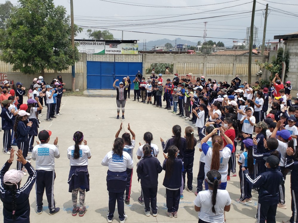 Celebran 61 años de la Escuela Adrián Recinos en Chimusinique 