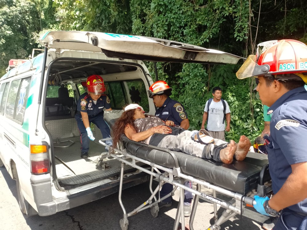 Choque de motocicletas deja cuatro heridos en la Ruta al Pacífico