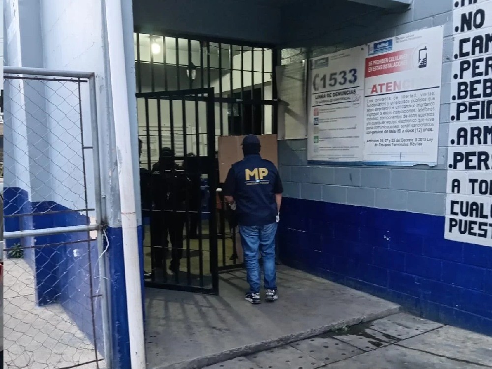 Cinco guardias penitenciarios son capturados por cobro de extorsión