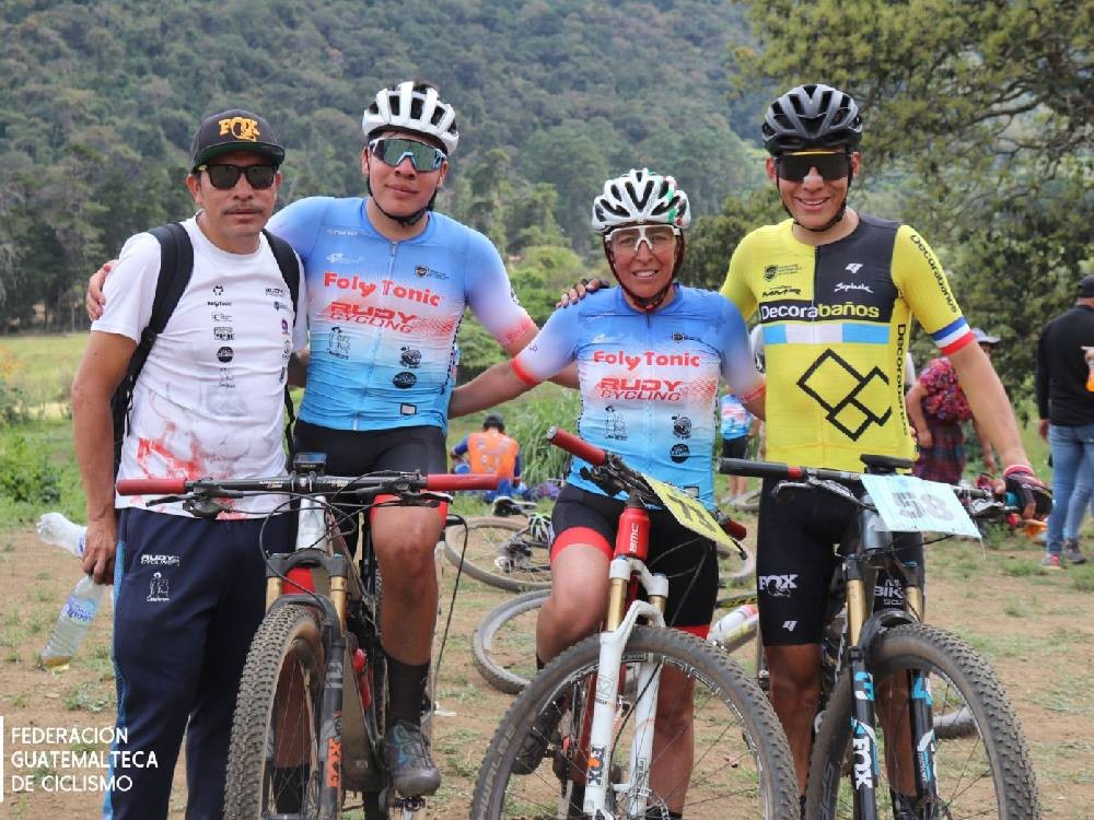 Con el talento en la sangre: familia de pedalistas quetzaltecos domina el ciclismo de montaña