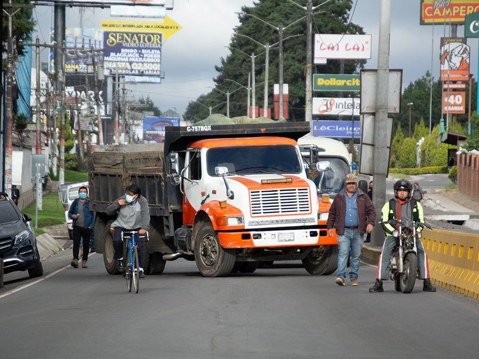 Confirman bloqueos en los ingresos a Xela desde este lunes