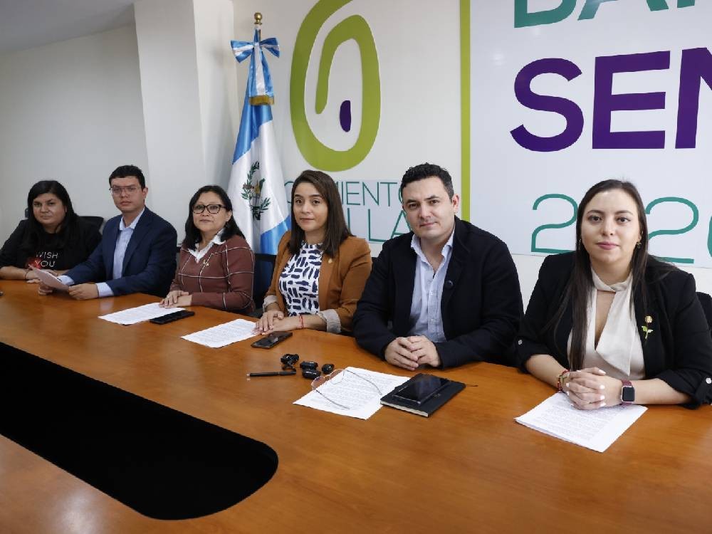 Congreso reconoce a Semilla como bancada