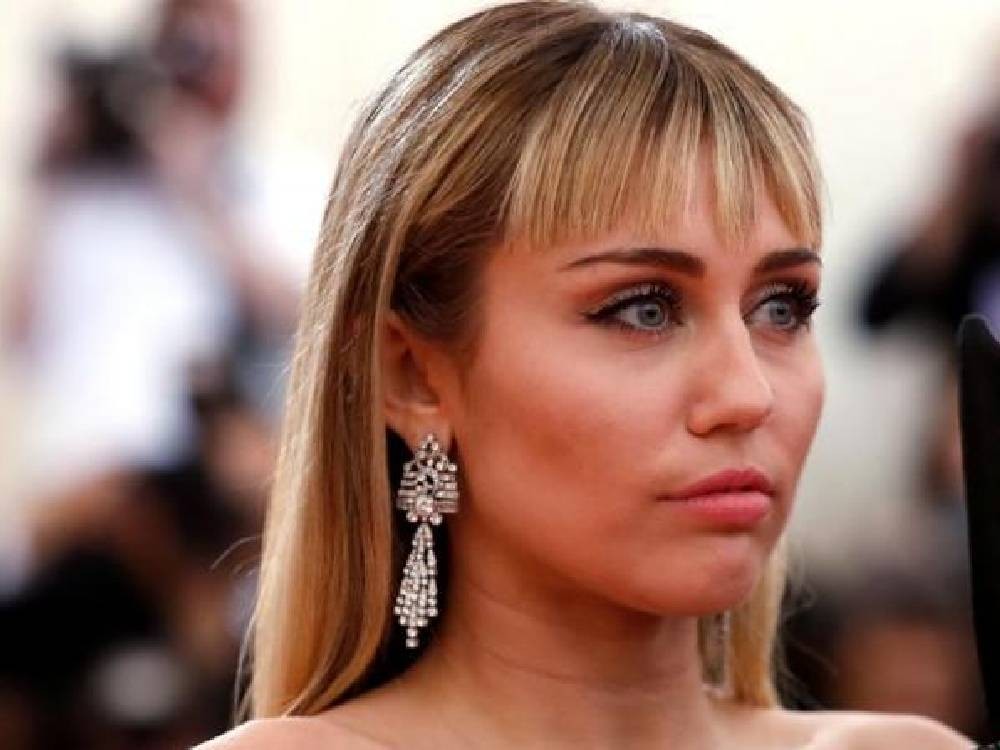 Demandan a Miley Cyrus por presuntamente copiar partes de una canción de Bruno Mars