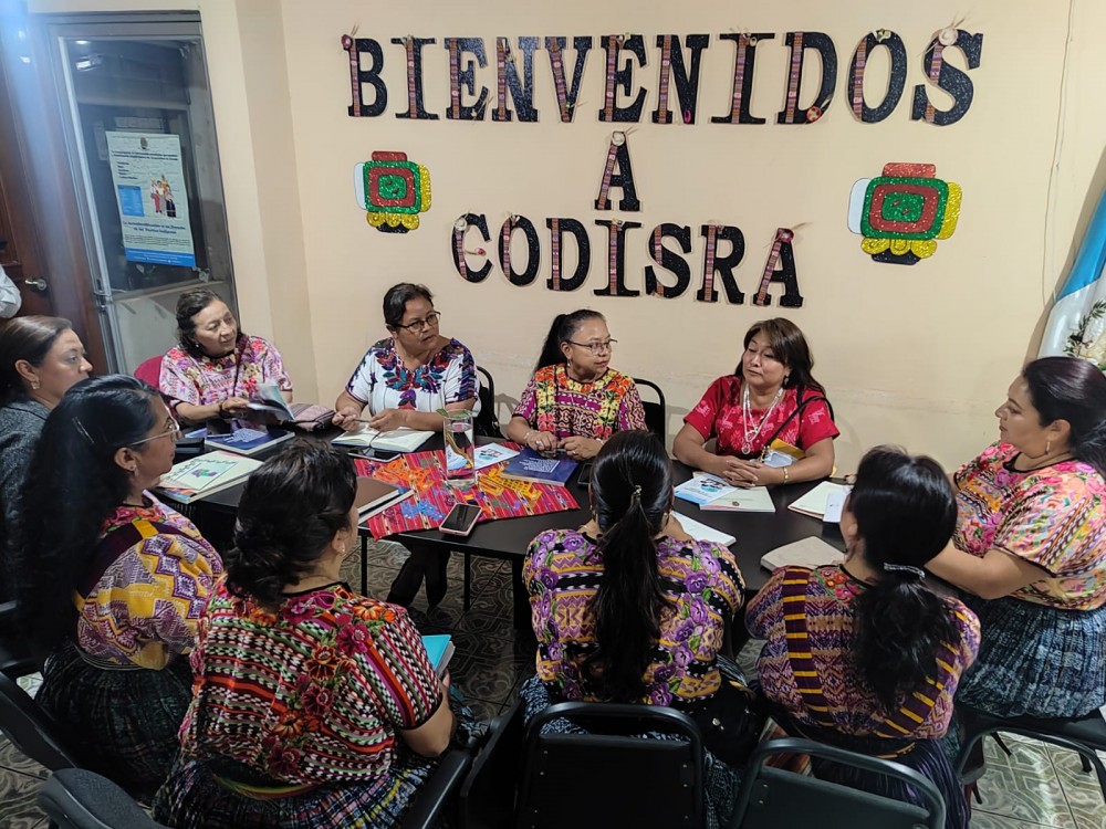 Denuncian mala atención a participantes de Flor Nacional del Pueblo Maya