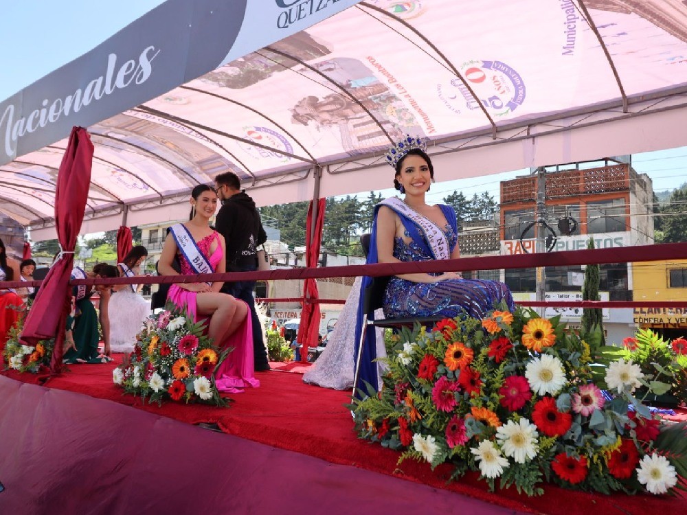 Desfile de carrozas baja el telón de los recorridos de Xelafer 2024