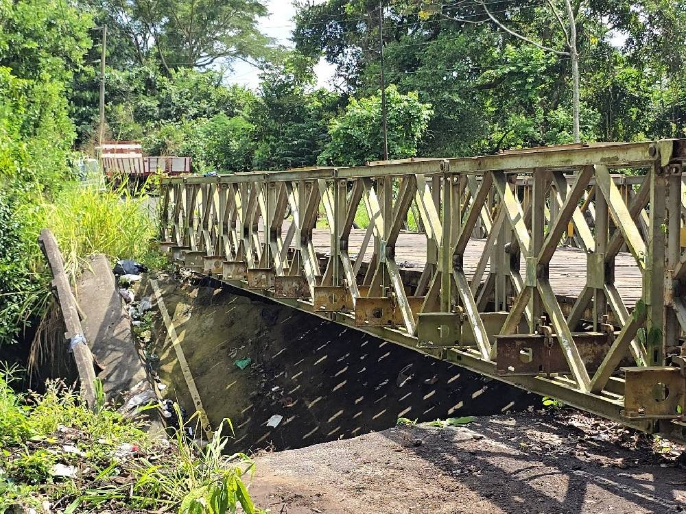 Desmontan puente Bailey en ruta a Tierras del Pueblo de Mazatenango