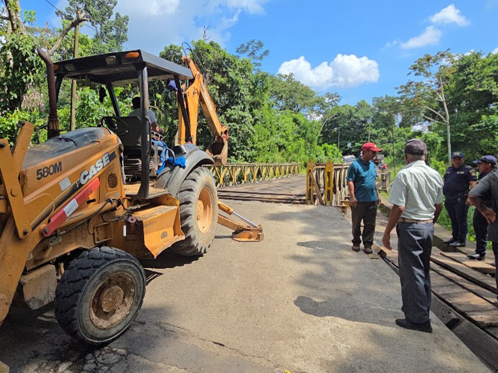 Inician trabajos para la construcción de un nuevo puente en aldea Tierras del Pueblo, Mazatenango