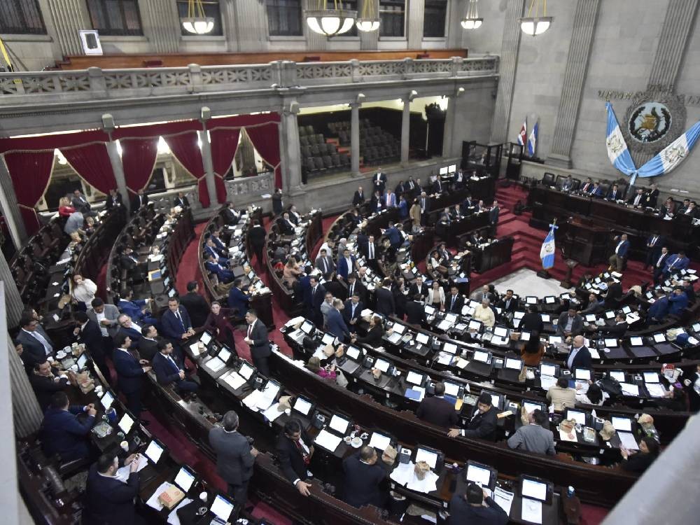 Diputados se recetan un aumento salarial 