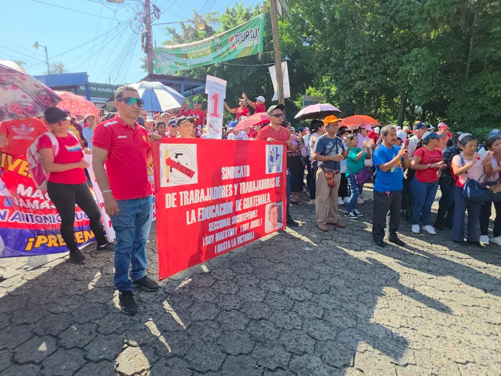 Maestros anuncian asamblea permanente si no se atienden sus demandas