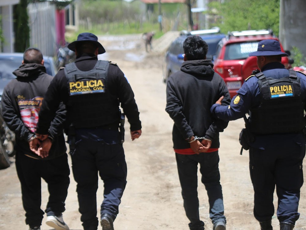Dos capturados con droga en Huehuetenango