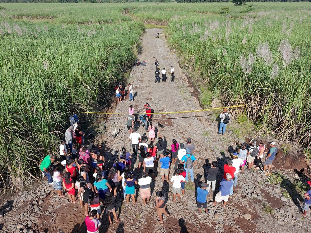 Dos cuerpos sin vida son localizados en San Antonio Suchitepéquez; uno de ellos decapitado