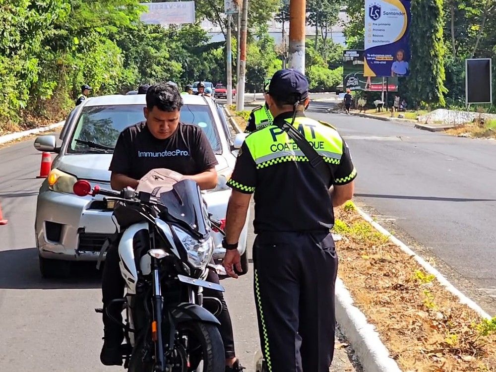 El próximo lunes, piloto y copiloto tendrán que utilizar casco de seguridad