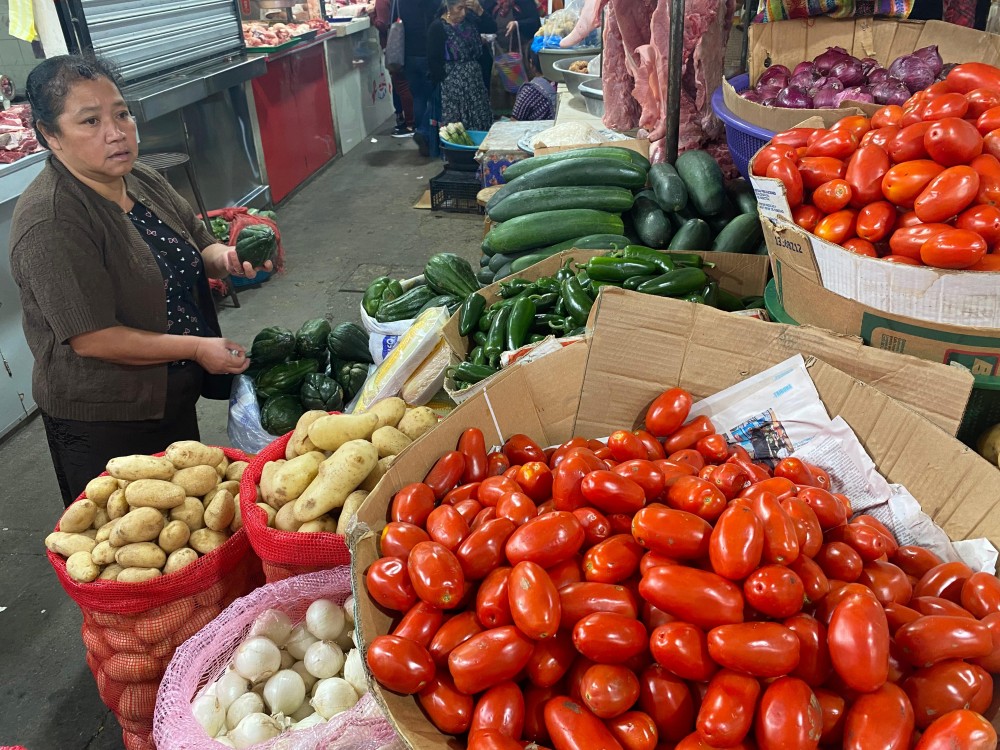 Estos son los precios de las verduras y granos básicos en mercados quetzaltecos 