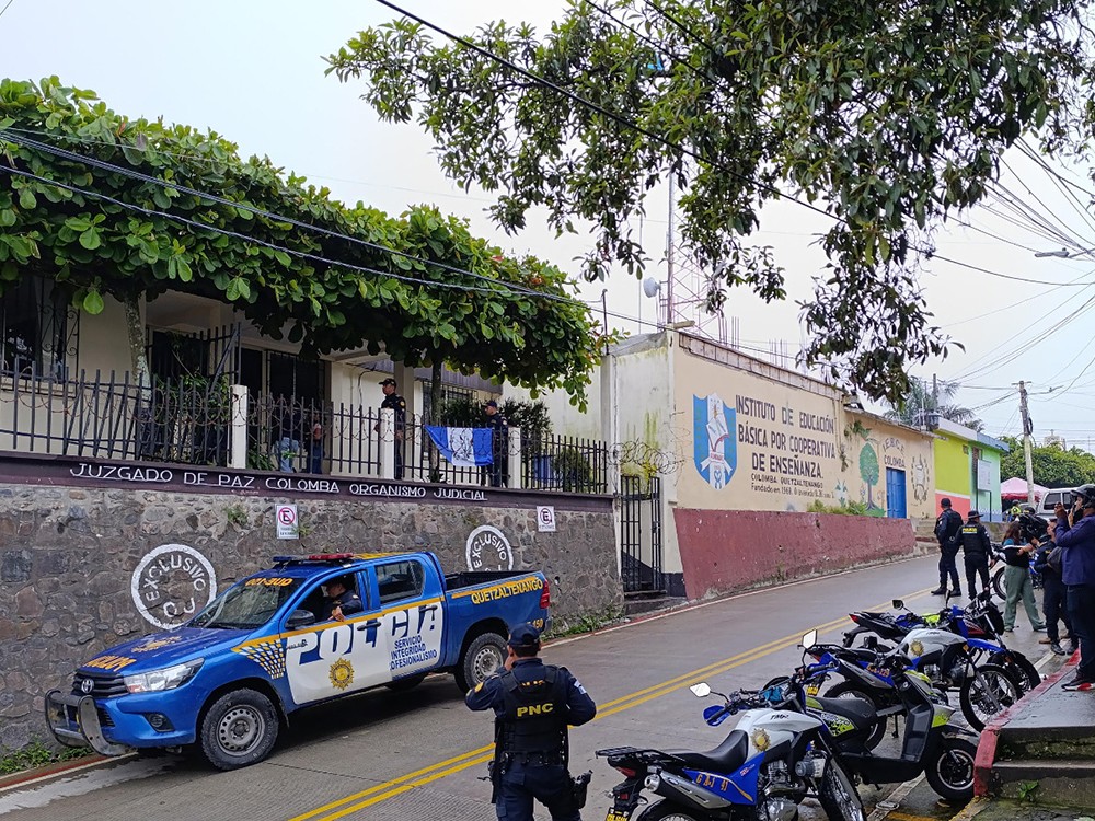 Estudiantes afectados tras ataque armado en Colomba reciben apoyo psicológico