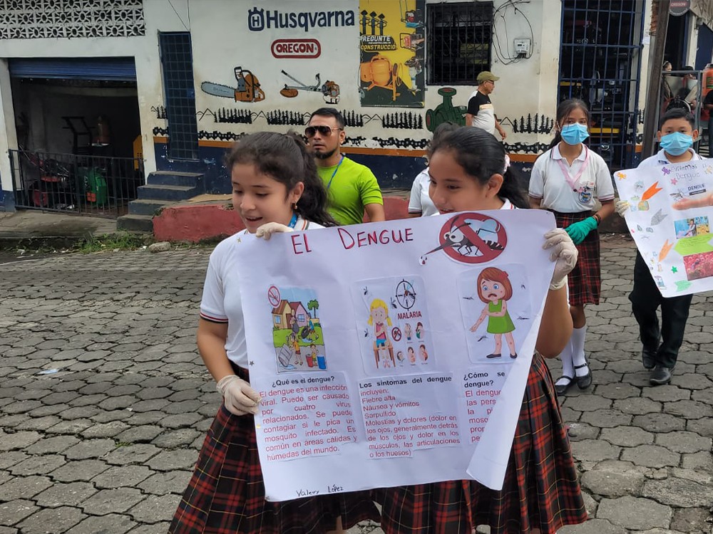  Estudiantes de Coatepeque Lideran Campaña de Prevención contra el Dengue