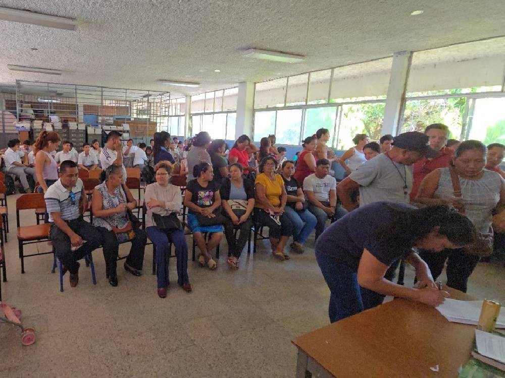 Exigen un docente para el área ocupacional de Floricultura