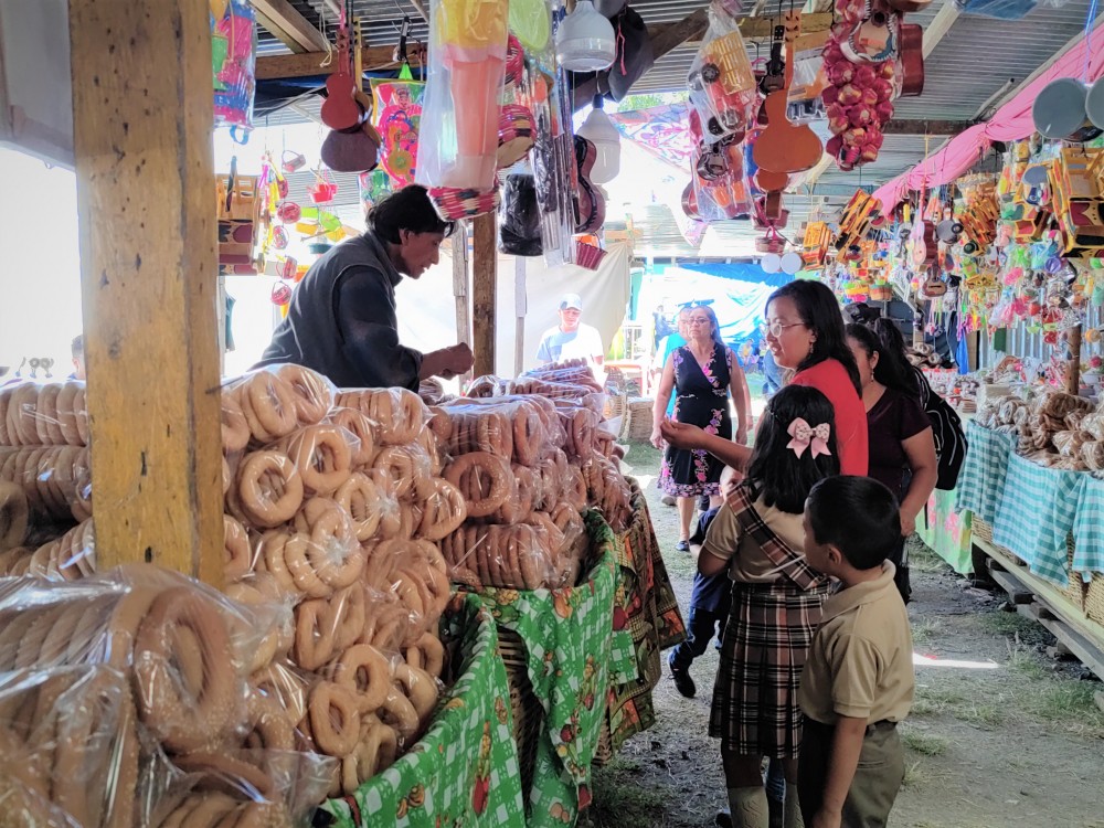 Familia quetzalteca tiene más de 100 años de vender roscas en Huehuetenango