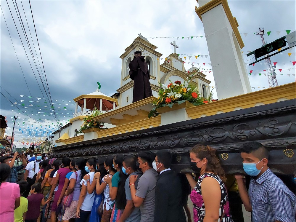 (FOTOS) Tunecos celebran a San Antonio de Padua en feria patronal