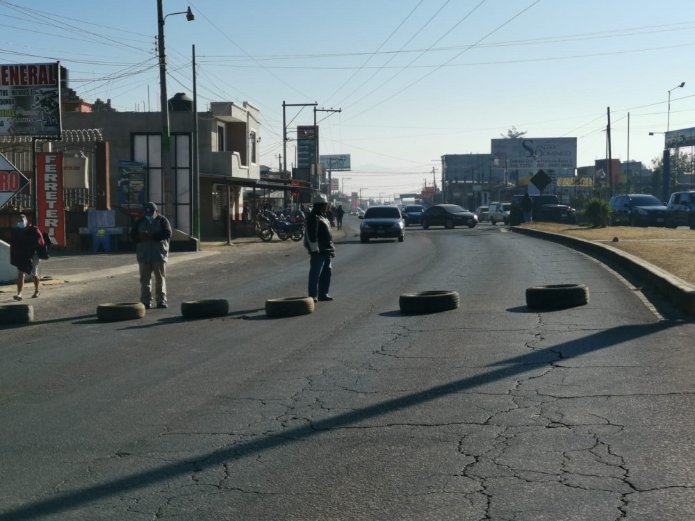 FOTOS: Vecinos de La Esperanza bloquean paso hacia San Marcos