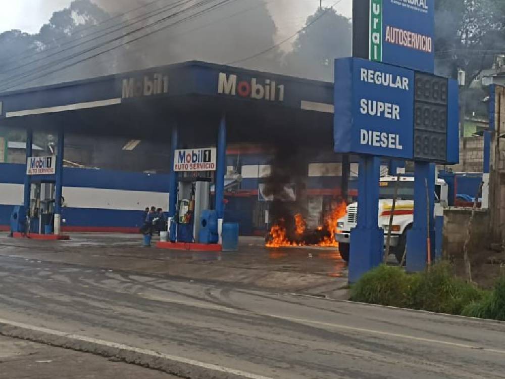 Fuego en gasolinera inició por un cortocircuito en una bomba de abastecimiento 