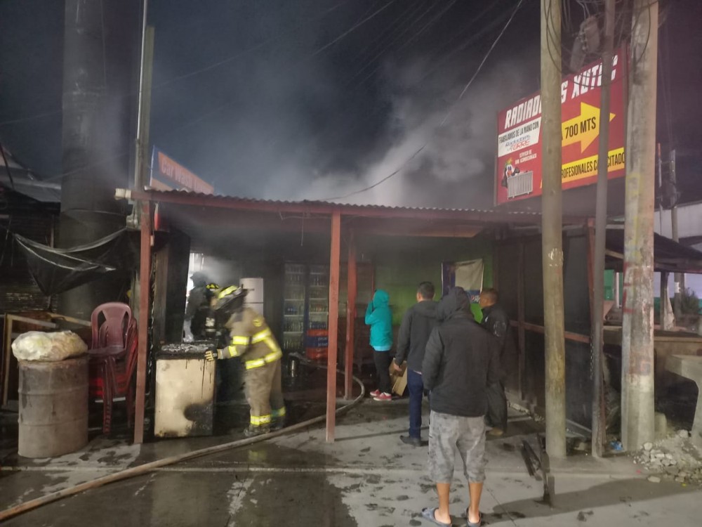 Galera utilizada como restaurante se incendia en zona 11 de Huehuetenango