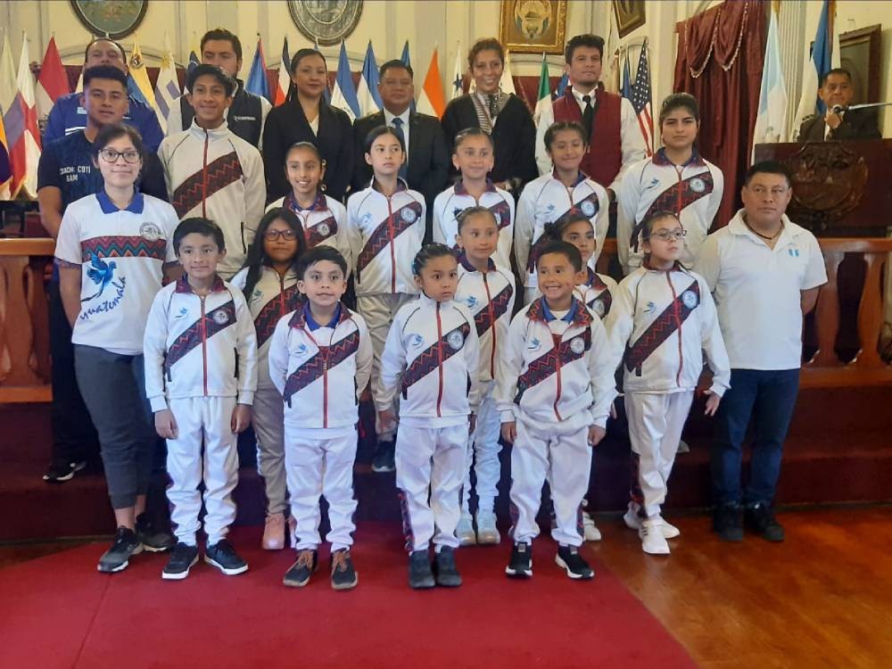 Gimnastas listos para representar a Quetzaltenango en evento internacional 