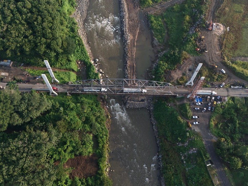 Habilitan paso vehicular sobre el puente Nahualate