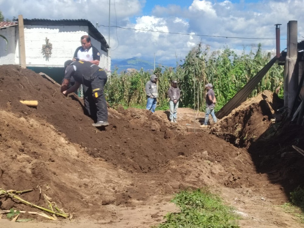 Constructor originario de Colomba muere soterrado cuando instalaba una tubería