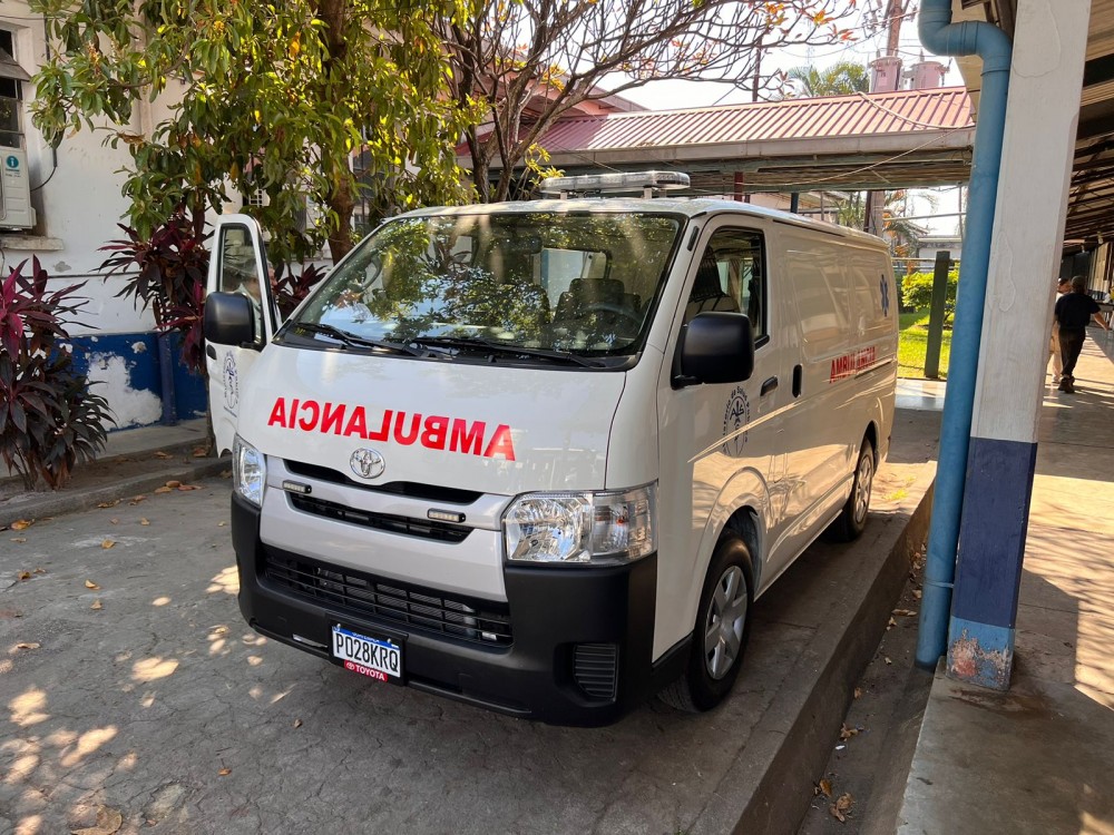 Hospital de Mazatenango adquiere nueva ambulancia después de 12 años