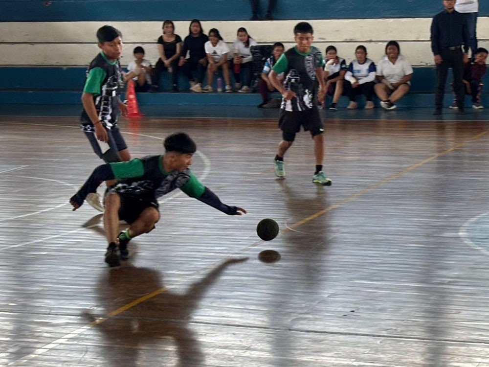 Impulsan la práctica del juego de pelota maya con copa escolar