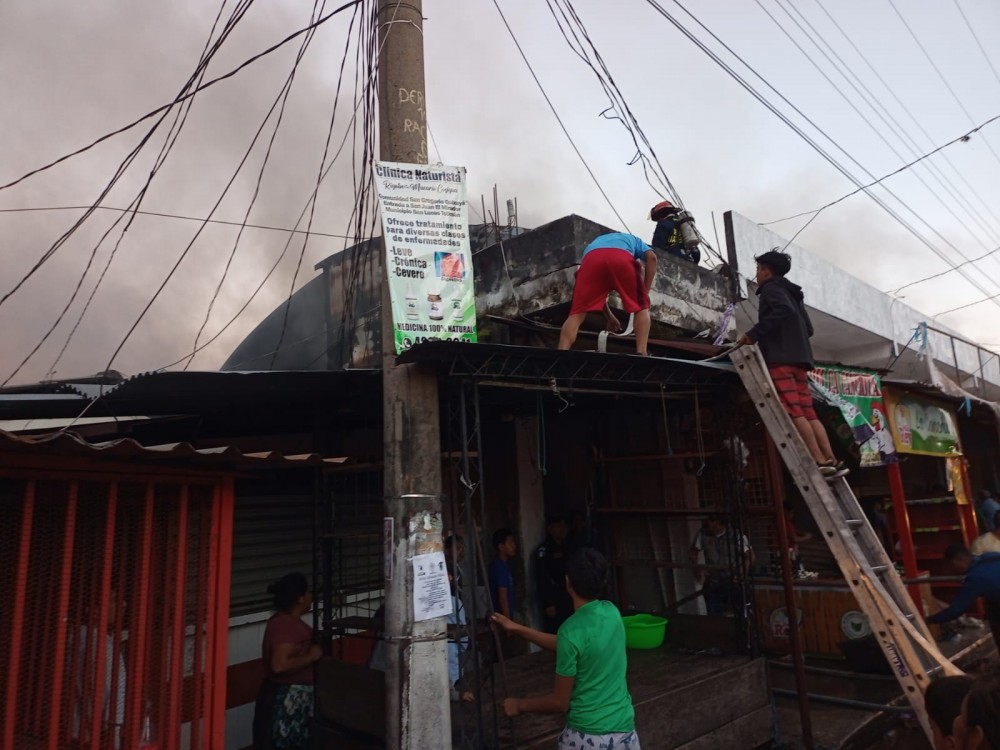 Incendio consume mercado municipal de Patulul