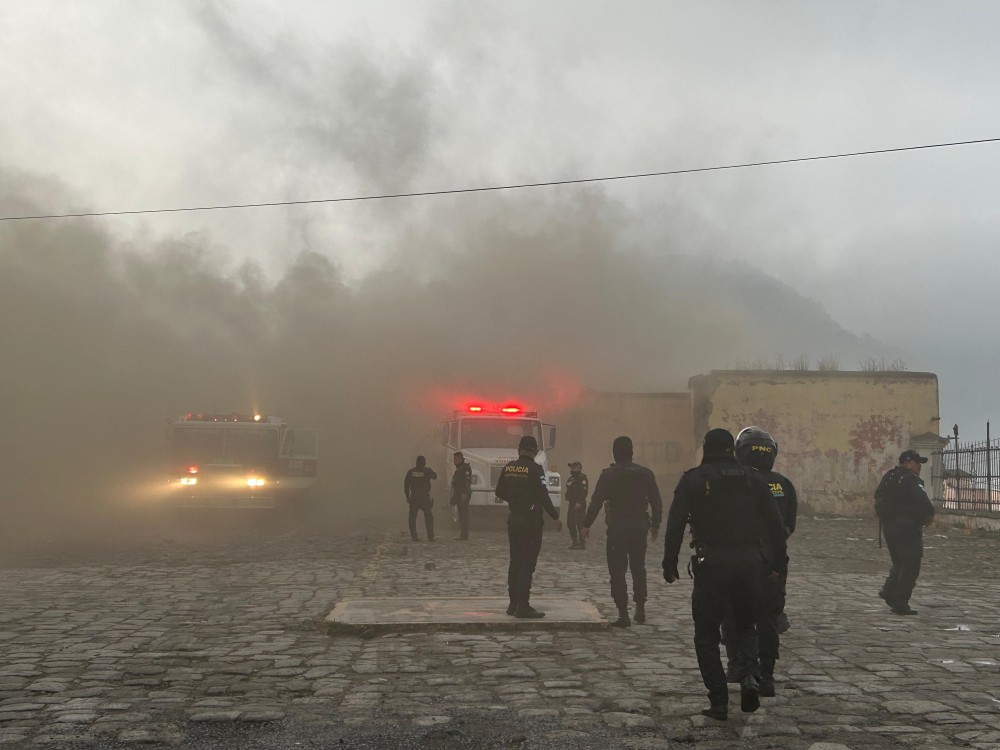 Incendio consume parte del preventivo de mujeres en la zona 1 de Xela