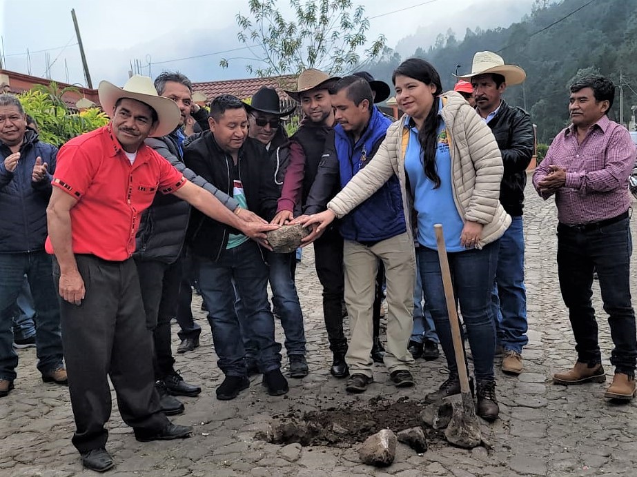 Inicia proyecto de pavimento en Esquipulas Palo Gordo