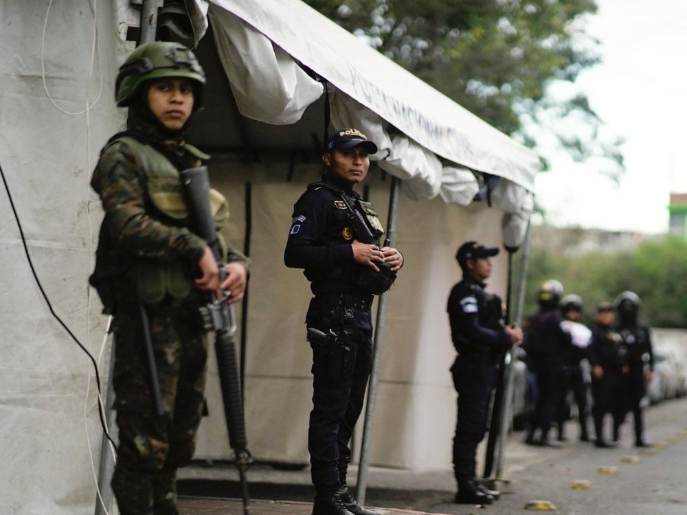 Instalan carpas de seguridad en puntos de alta incidencia criminal