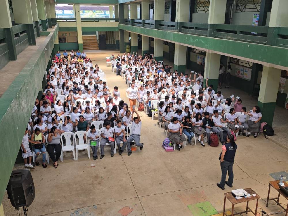 Instruyen a jóvenes para prevenir ciberdelitos y violencia sexual  