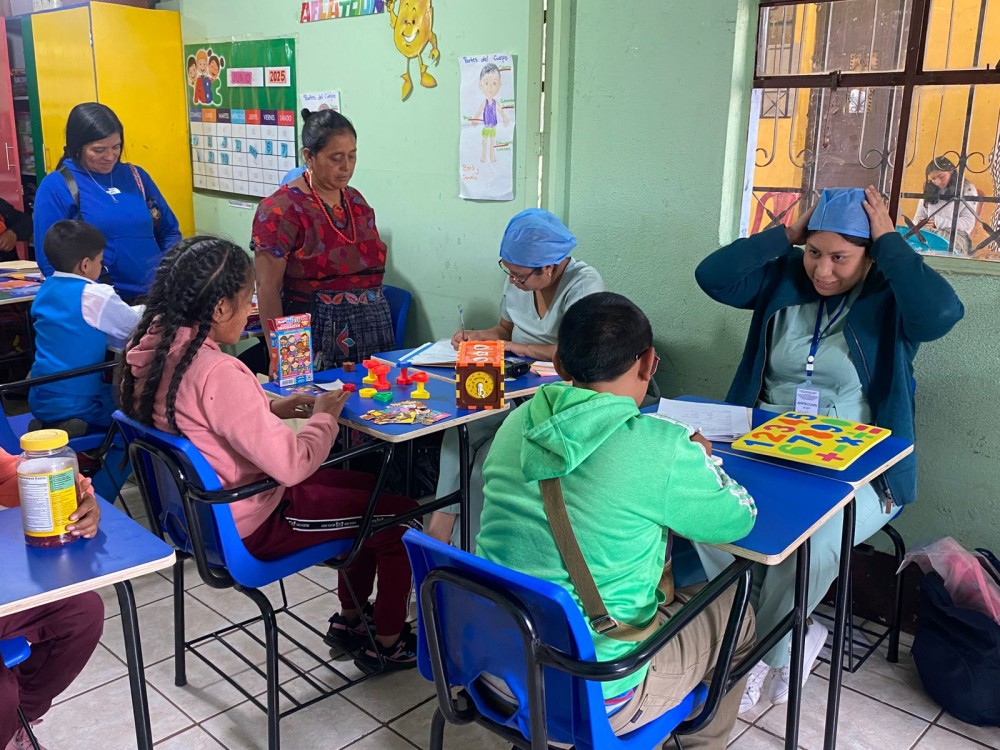 Jornada de salud integral beneficia a más de 50 niños y niñas con discapacidad de siete municipios
