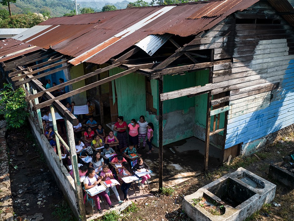 VIDEO: La historia de la escuela olvidada por las autoridades en Quetzaltenango 