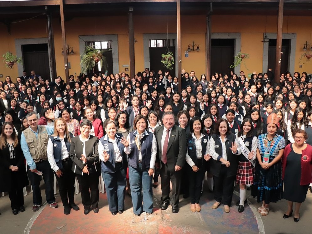 Llaman a estudiantes en Quetzaltenango a emprender carreras científicas 